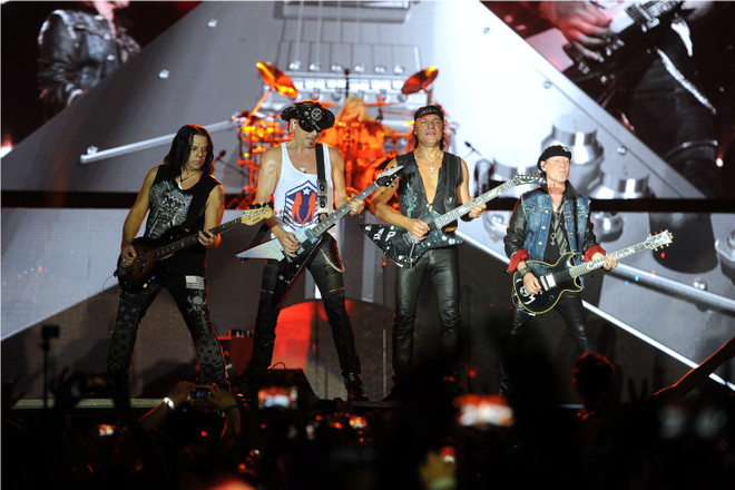 Scorpions "đốt cháy" hơn 10.000 khán giả trong đêm cuối Monsoon ảnh 2