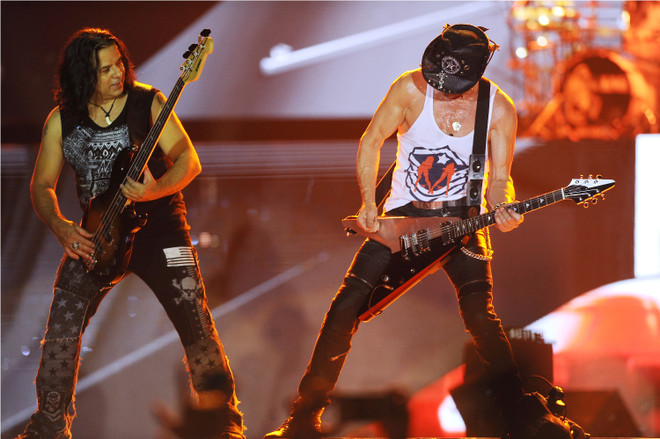 Scorpions "đốt cháy" hơn 10.000 khán giả trong đêm cuối Monsoon ảnh 4