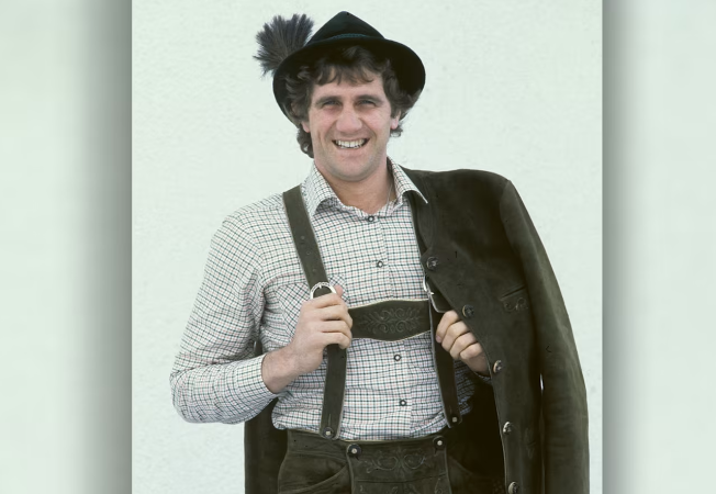 Jean-Marie Pfaff trong trang phục lederhosen. (Nguồn: Fcb.com) Những điều thú vị về bộ ảnh với trang phục lederhosen của FC Bayern ảnh 8