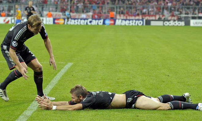 Bayern có chiến thắng thứ 20 liên tiếp ở lượt mở màn Champions League ảnh 12