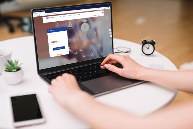 Ngân hàng điện tử BIDV iBank. (Ảnh: Vietnam+) BIDV tăng cường phát triển dịch vụ cho khách hàng doanh nghiệp ảnh 1