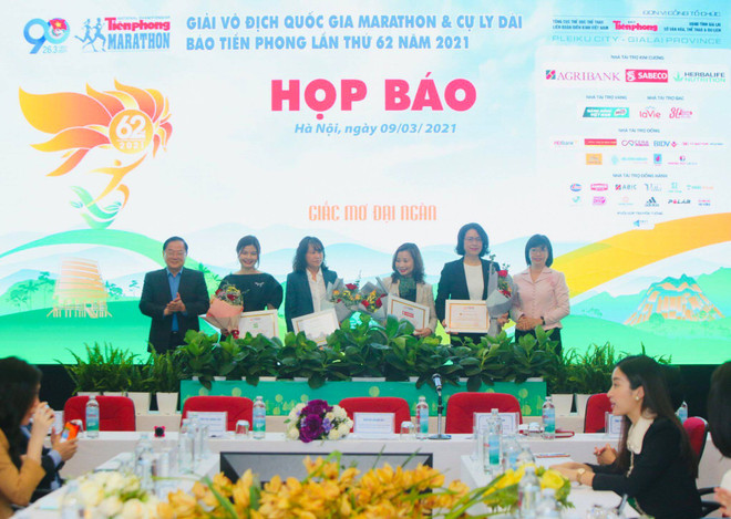 Hơn 4.500 người tham gia giải VĐQG Marathon, cự ly dài báo Tiền Phong ảnh 1