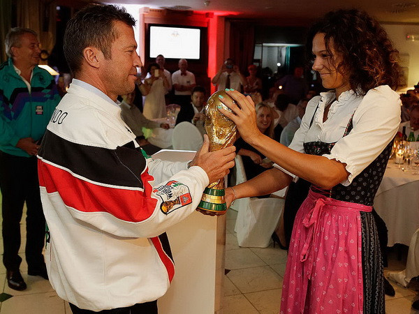 Những nhà vô địch World Cup 1990 kỷ niệm ngôi sao thứ 3 lần 25 ảnh 8