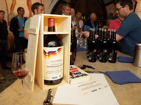 Những nhà vô địch World Cup 1990 kỷ niệm ngôi sao thứ 3 lần 25 ảnh 7