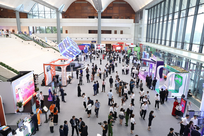 Chuyen doi so nganh ngan hang 2024 - OCB (6).jpg