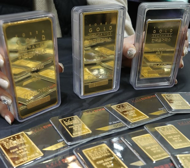 Giá vàng thế giới khép lại tháng Năm với mức tăng 3,4% ảnh 1