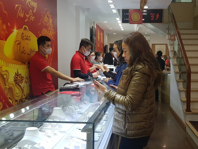 Giá vàng trong nước quay đầu giảm gần 700.000 đồng mỗi lượng ảnh 1