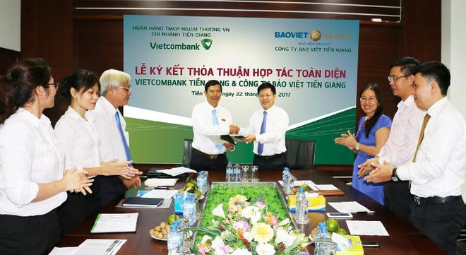 Vietcombank ký kết hợp tác toàn diện với Công ty Bảo Việt Tiền Giang ảnh 1