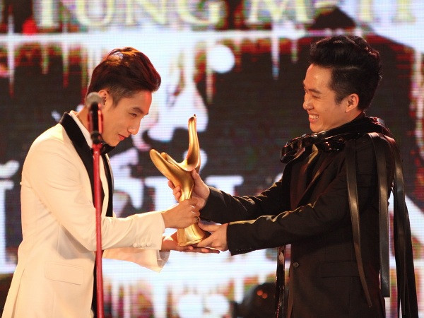 Cống hiến 11: Sơn Tùng M-TP vượt Tùng Dương, trúng “Ca sỹ của năm” ảnh 1