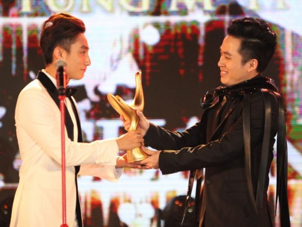 Giải Cống hiến lần thứ 11: Cú hattrick đẹp, gieo mầm hy vọng ảnh 4