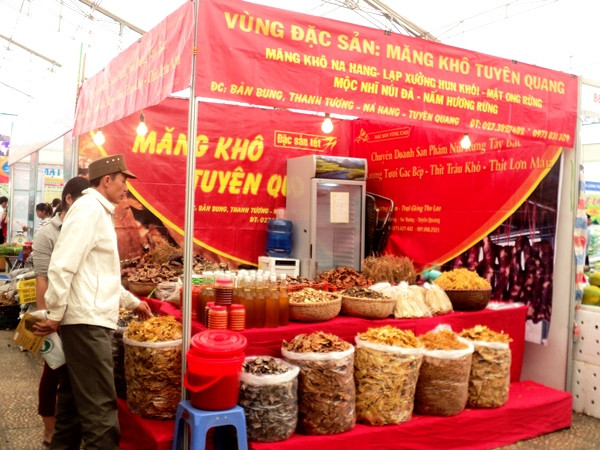 Hơn 100 doanh nghiệp "khoe" sản phẩm nông nghiệp chất lượng cao ảnh 1