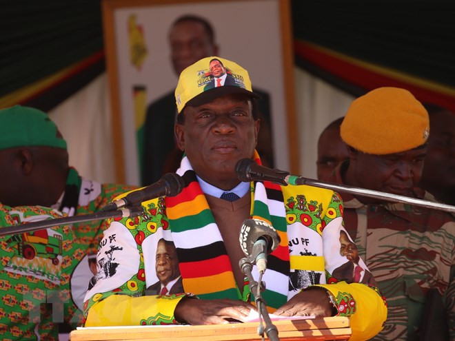 Tổng thống Emmerson Mnangagwa. (Ảnh: THX/TTXVN) Zimbabwe: Nội các mới của Tổng thống tuyên thệ nhậm chức ảnh 1