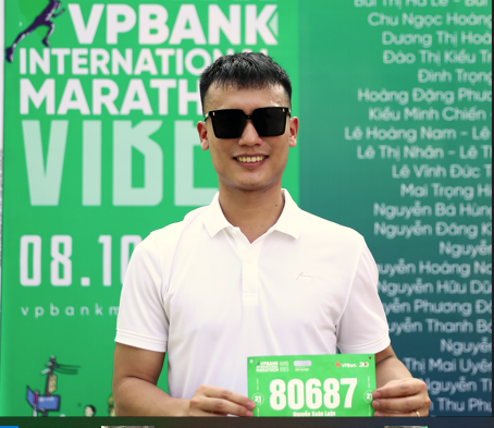 Hàng nghìn vận động viên háo hức đi nhận Bib giải chạy VPIM 2023 ảnh 7