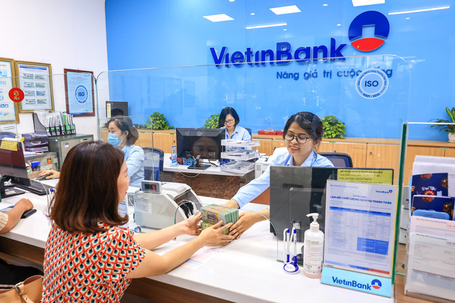 VietinBank là 1 trong 4 ngân hàng thương mại được Ngân hàng Nhà nước chỉ định bán vàng trực tiếp cho người dân. (Ảnh: Vietnam+) vnp_viettin bank-6.jpg