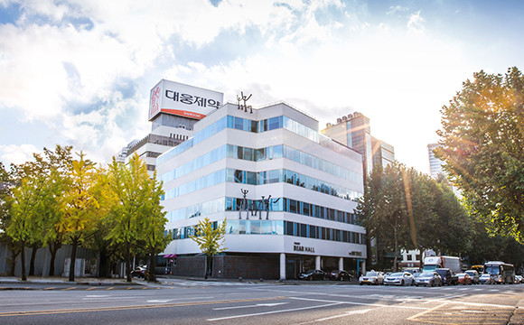 Thử nghiệm thuốc tẩy giun trong điều trị bệnh nhân COVID-19 ảnh 1