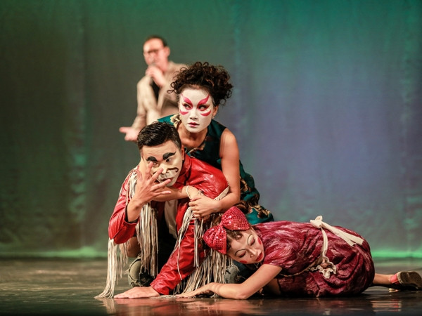 Công diễn vở hài kịch ước lệ “Cơn ghen của Lọ Lem” của Trần Lực ảnh 3