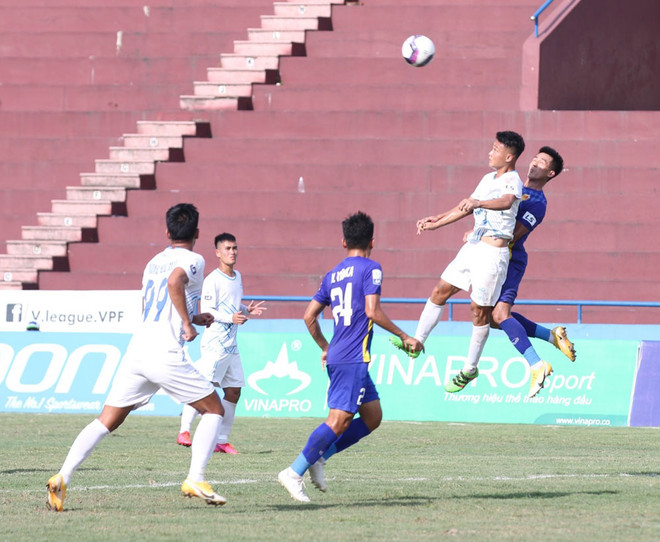 Hoãn 3 trận đấu ngay ở vòng mở màn giải Hạng Nhất Quốc gia 2022 ảnh 1