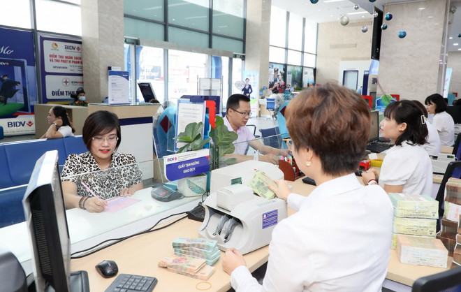 Ngân hàng dành nhiều ưu đãi cho khách hàng ngày Quốc tế Phụ nữ ảnh 1