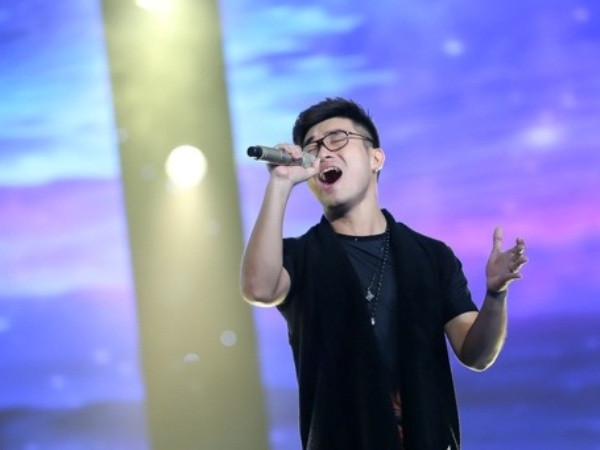 "Nhân tố bí ẩn": MC Thành Trung "bấn loạn" từ tiết mục đầu tiên ảnh 1