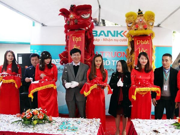 ABBANK khai trương phòng giao dịch ngay trung tâm Hà Nội ảnh 1
