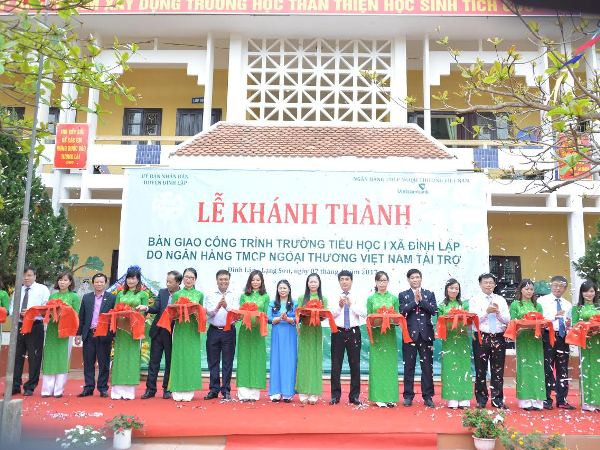 Vietcombank khánh thành và bàn giao Trường tiểu học 1 tại Lạng Sơn ảnh 1