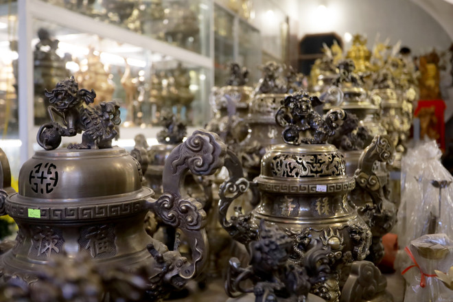 Làng Lộng Thượng gìn giữ ‘báu vật’ đúc đồng trăm năm tuổi ảnh 3