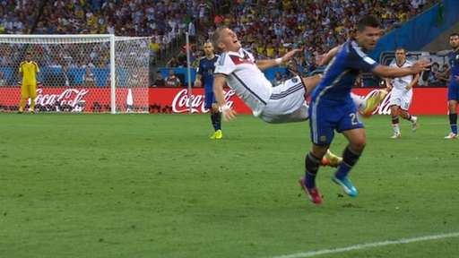 Bastian Schweinsteiger nhận băng đội trưởng tuyển Đức ảnh 1