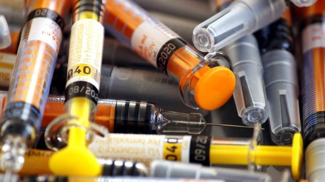 Nga đặt mục tiêu mỗi tháng sản xuất hàng triệu liều vắcxin COVID-19 ảnh 1