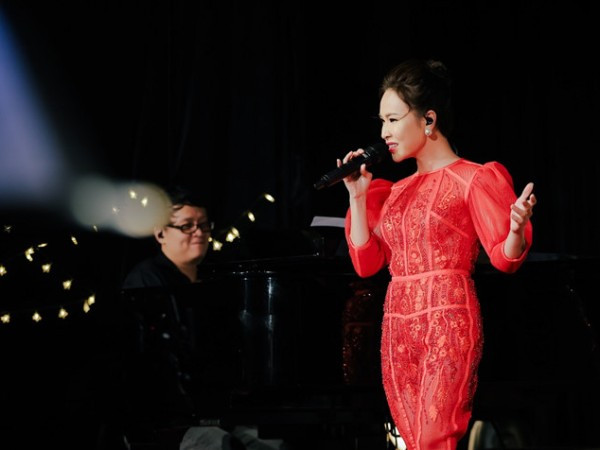 Music Home: Trải nghiệm live concert tiêu chuẩn phòng thu tại... nhà ảnh 1