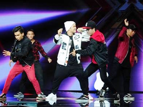 "Nhân tố bí ẩn": Nhật Tuấn gây choáng khi "đập đàn" trên sân khấu ảnh 2