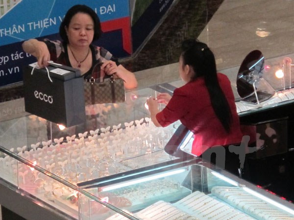 Giá vàng trong nước điều chỉnh không đồng nhất so với thế giới ảnh 1