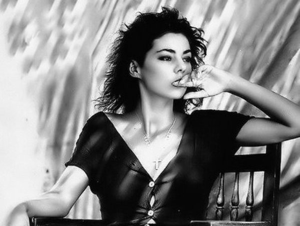 Nữ hoàng nhạc Pop Sandra đến Việt Nam sớm 1 ngày để giao lưu với fan ảnh 1