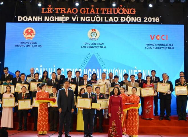 Vietcombank được trao giải “Doanh nghiệp vì Người lao động” ảnh 1