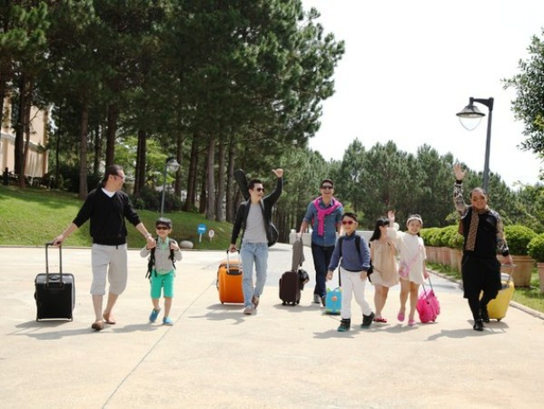 Bốn cặp cha con nổi tiếng showbiz tham gia “Bố ơi! Mình đi đâu thế” ảnh 1