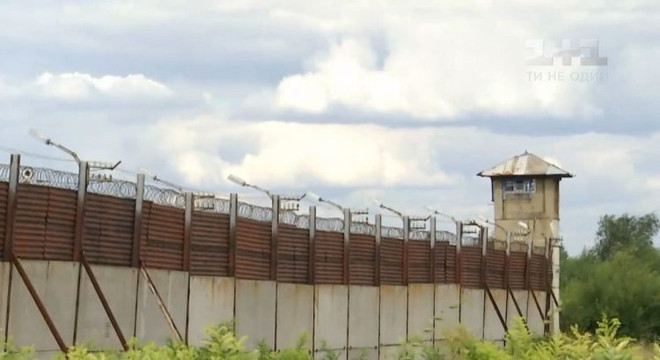 Bà mẹ 51 tuổi đào đường hầm dài hơn 10 mét giúp con trai vượt ngục ảnh 1