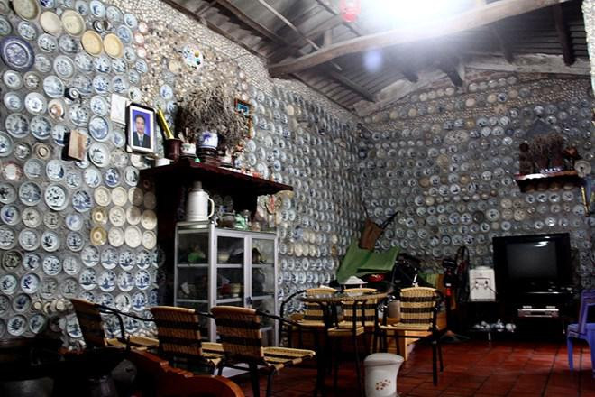 Người đàn ông Việt Nam lên báo Tây vì dùng 10.000 đồ gốm trang trí nhà ảnh 4