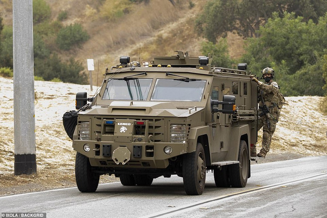 Đặc vụ FBI đột kích vào biệt thự của sao YouTube lừng danh Jake Paul ảnh 1