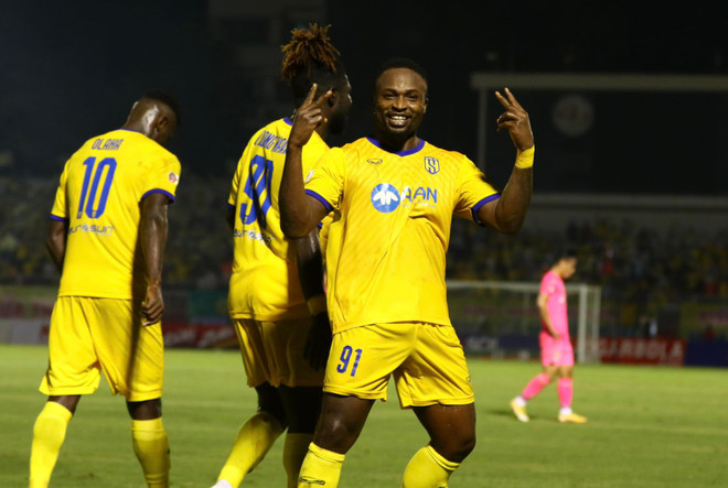 Sông Lam Nghệ An đang chơi hay nhờ ngoại binh tỏa sáng. (Ảnh: SLNA) Vòng 7 V-League 2022: Hải Phòng 'sáng cửa' đứng đầu bảng xếp hạng? ảnh 2