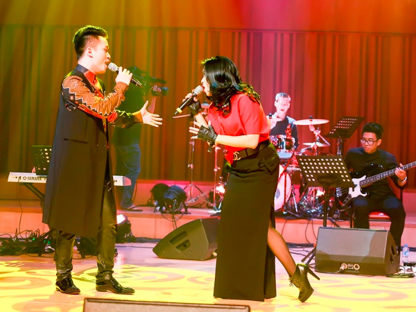 Đêm nhạc thiện nguyện "Chảy đi sông ơi": "Như đang còn hơi ấm bàn tay" ảnh 2