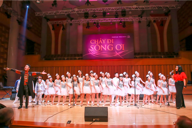 [Photo] Đêm nhạc "Chảy đi sông ơi': Cuồn cuộn xúc cảm ảnh 9