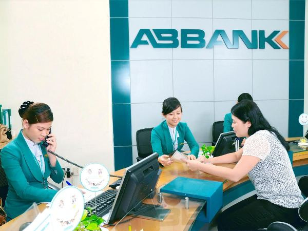 ABBANK đã thu hồi được 484,25 tỷ đồng nợ xấu trong 6 tháng ảnh 1