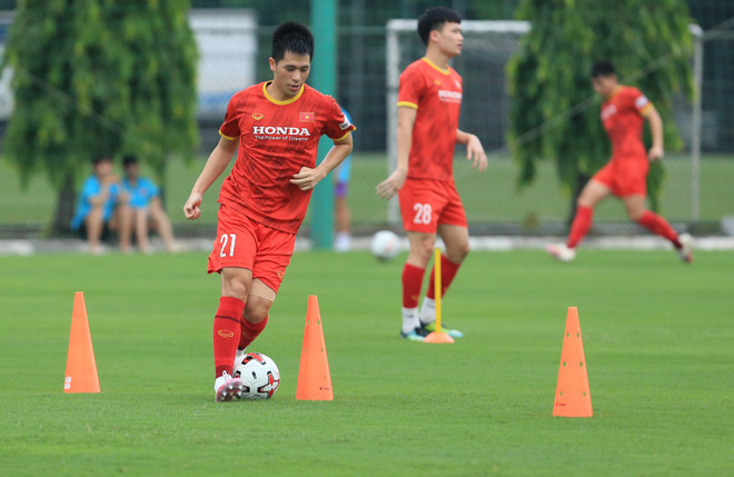 Trung vệ Đình Trọng tái phát chấn thương, lỡ trận đấu với Australia ảnh 1