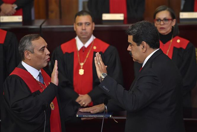 Tổng thống Venezuela Nicolas Maduro nhậm chức nhiệm kỳ 2 ảnh 1