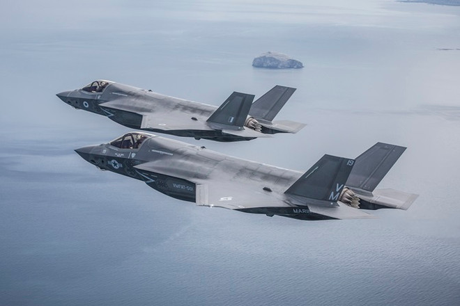 Anh: Máy bay chiến đấu F-35 tối tân nhất đã sẵn sàng chiến đấu ảnh 1