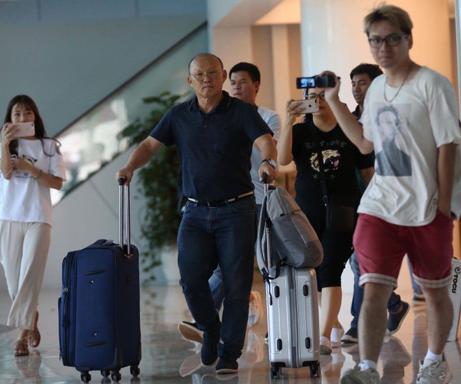 HLV Park Hang-seo triệu tập thêm tiền đạo cho tuyển Việt Nam ảnh 1