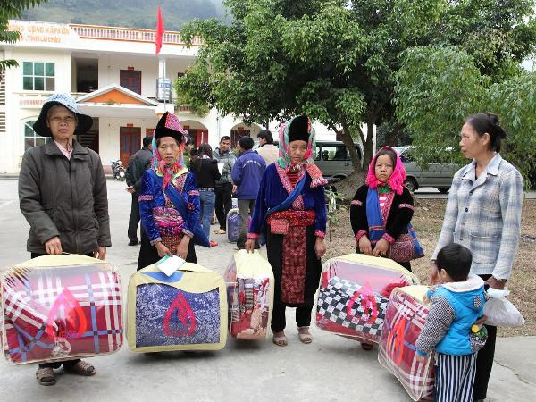 Mùa Xuân ấm áp với những người nghèo vùng giáp biên ảnh 1