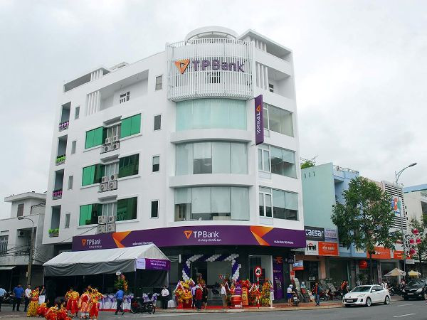 Điểm giao dịch TPBank Đà Nẵng nằm nổi bật trên trục đường Điện Biên Phủ, cửa ngõ Trung tâm Thành phố Đà Nẵng. (Nguồn: TPBank) TPBank khai trương điểm giao dịch hiện đại thứ 2 tại Đà Nẵng ảnh 1