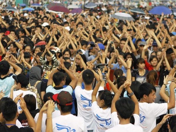 Chương trình có kỷ lục số người hát lớn nhất Việt Nam trở lại ảnh 2