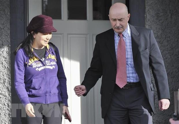 Tranh cãi việc thu giữ các thiết bị điện tử của bà Mạnh Vãn Châu ảnh 1