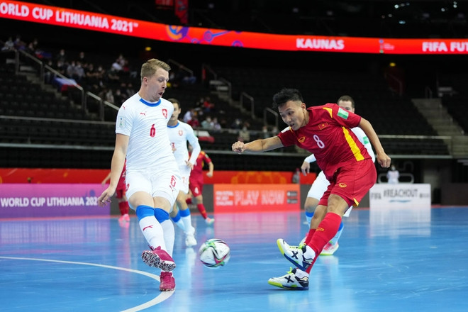 Đội tuyển futsal Việt Nam lần thứ hai vào vòng 1/8 FIFA Futsal World Cup. (Ảnh: Getty Images) Cận cảnh đội tuyển Futsal Việt Nam xuất sắc giành vé vào vòng 1/8 ảnh 1